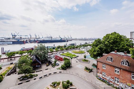 Loftartige Traumwohnung am Hafen mit Elbblick