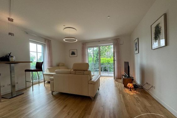 Möbliert / Furnished – 2-Zimmer Apartment mit Balkon in Dresden am Großen Garten