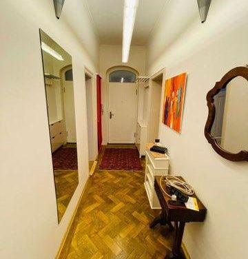 Modern möblierte 3-Zimmer-Wohnung mit Balkon in Neuhausen