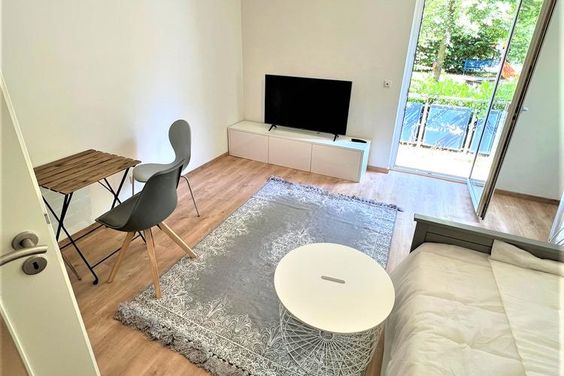 Möbliert 1-Zimmer Apartment mit Balkon in Dresden-Striesen / 2 Personen