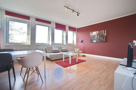 Attraktive möblierte und komplett ausgestattete Wohnung mit Gästezimmer und Internetzugang in Gelsenkirchen-Buer