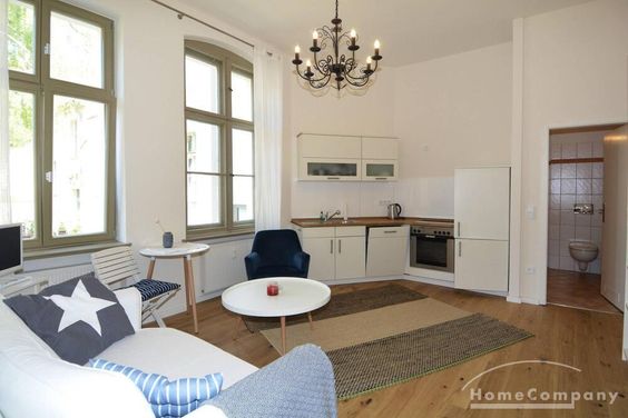 Moderne Zwei Zimmer Altbau Maisonette Wohnung in Potsdam, möbliert