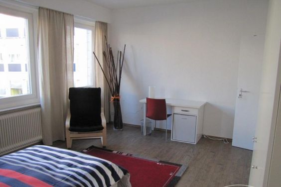 *Wohlfühl- WG- Zimmer in ruhiger, zentrumsnaher Lage in Saarbrücken*