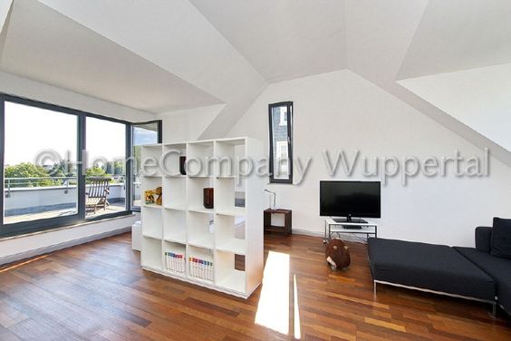 Viel Platz! Geschmackvolle Wohnung mit Dachterrasse und Internetzugang in Wuppertal-Cronenberg
