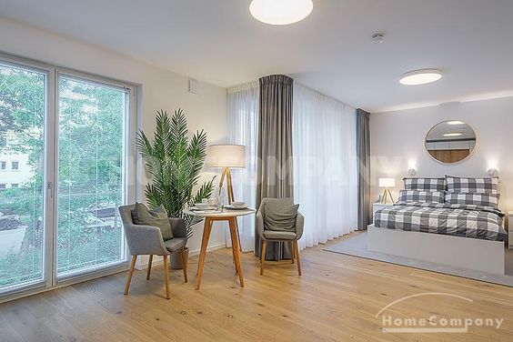 ***Modern und exklusiv möbliertes 1-Zimmer-Apartment mit Balkon in Harlaching