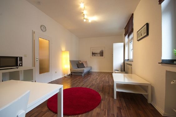 Nähe RÜ: Schickes Apartment mit Internetzugang, moderne Ausstattung