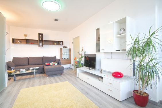 Bright, appealingly furnished apartment with balcony, enjoying a central location in Gelsenkirchen