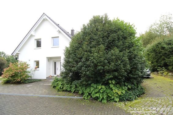 Möbliert / Furnished – Einfamilienhaus mit großem Grundstück in Dresden-Zaschendorf / 8 Personen