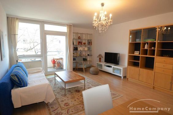 Helle & Stilvoll Möblierte 3-Zimmer-Wohnung in Wilmersdorf – Mit Balkon & Aufzug