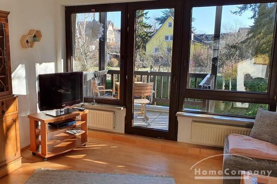 Lichtdurchflutete, geräumige Zweizimmerwohnung mit Balkon in Bonn-Dottendorf.