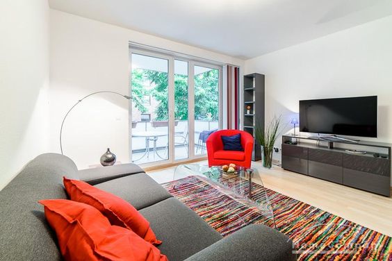 Wohnen im Komponistenviertel. Neubauwohnung mit Balkon und Stellplatz