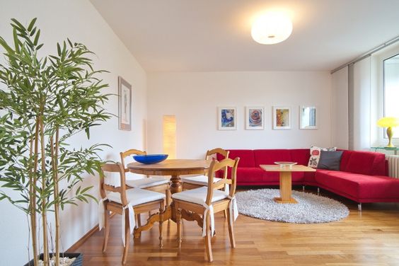 Ansprechende Wohnung mit Balkon und Parkplatz am Haus, zwei Schlafzimmer möglich, ruhige Wohnlage