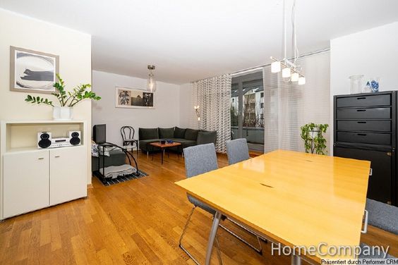 Stylish apartment in Düsseldorf’s Düsseltal district, with balcony, wi-fi and two bedrooms