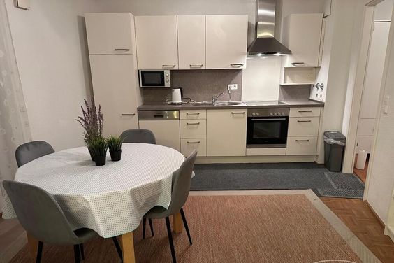 Moderne Möblierte Wohnung in Köln Altstadt-Süd!