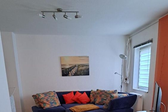 Helle, ruhige 2-Zimmer-Wohnung mit Balkon in Berlin-Tegel, Nähe Tegeler See, möbliert