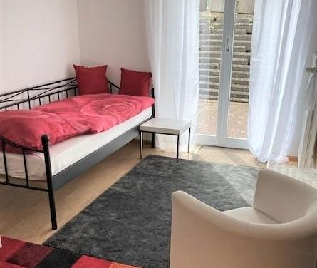 **Renoviertes Einzimmerapartment in ruhiger Seitenstraße- Uni Nähe**