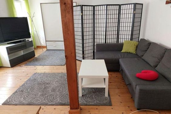 Neu renovierte Wohnung über 2 Etagen in einem sep.Haus im Hof eines