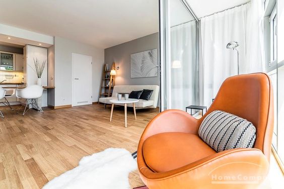 Design trifft Lage – Wintergarten- Wohnung mit ebenerdiger Dusche. Elegant möbliert Wohnen im edlen Eppendorf