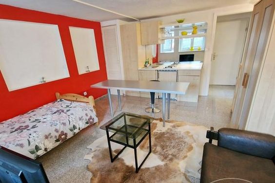 Kirchrode, Modern möbliertes, freundliches 20 qm Apartment im Souterrain