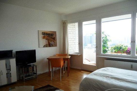 Möblierte 1-Zimmer-Wohnung mit Balkon, Nähe Lützowplatz, Berlin Schöneberg