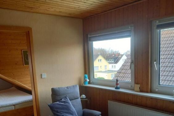 Sehr gemütlich – Möblierte 2-Zimmer-Wohnung in Kiel-Ellerbek mit Wannenbad