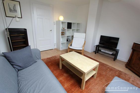 Möblierte 2,5-Zimmer-Dachgeschosswohnung in der Bonner Südstadt!