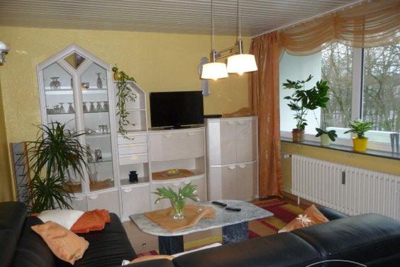 2 Zi.Whg, möbliert + saniert, Balkon Einbauküche  Miete  850,-€ monatlich Pauschalmiete.