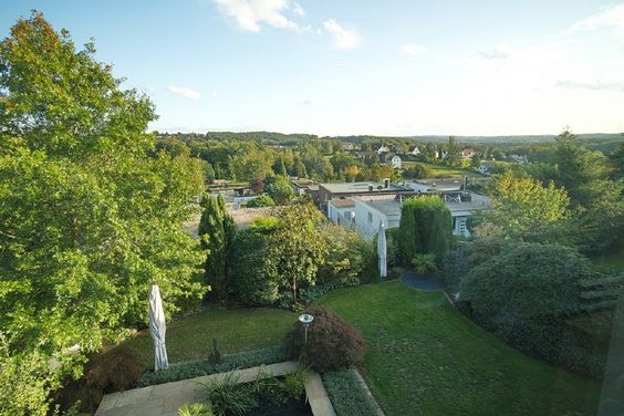 First-class rental property: Dream view, balcony, tasteful design and top fittings and furnishings