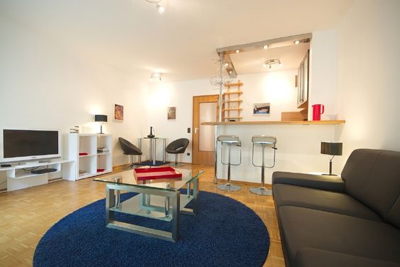 Essen, near the philharmonic hall: Fully fitted and furnished apartment. Internet, underground car parking and cleaning also available