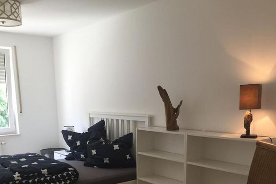 Farbenfrohe 2-Zimmer-Wohnung in Hürth vor den Toren Kölns!