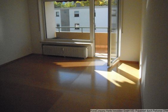 Helle und freundliche 3-Zimmer-Wohnung mit Süd-Balkon,TG-Stellplatz sowie großzügigem Kellerraum