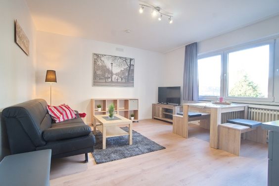 Neu renovierte Wohnung mit Blick in den Garten, ruhig und zentral, W-LAN, Heizkosten und Strom inklusive