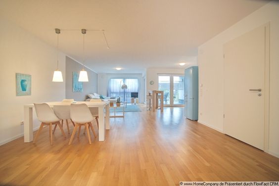 ***Newbuild apartment in sought-after Klinikviertel, with underground parking space and two balconies