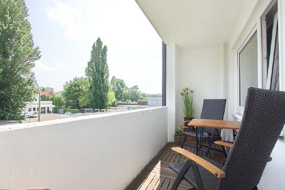 Renovierte und gut eingerichtete Wohnung mit Balkon und PKW-Stellplatz, ruhige Wohnlage, gepflegtes Haus und Umfeld