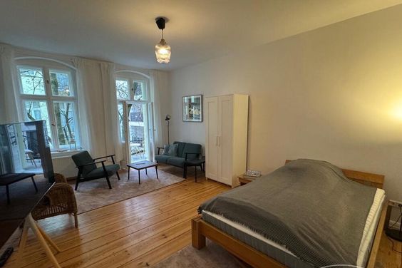 1-Zimmer-Wohnung mit Balkon in Prenzlauer Berg, Berlin, möbliert