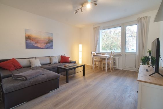 Modern möblierte 3-Zimmer-Wohnung mit Balkon in ruhiger Lage