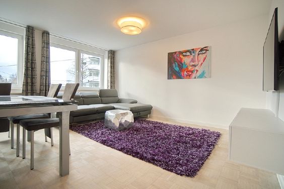 Very attractive, renovated and newly fitted apartment in Bredeney. Large balcony.