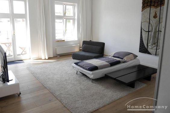 Super gelegene 3-Zimmer-Wohnung mit Balkon in Berlin Mitte, möbliert